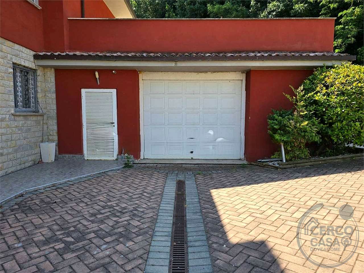 ESCLUSIVA VILLA PANORAMICA CON PISCINA, PARCO PRIVATO E AREA WELLNESS