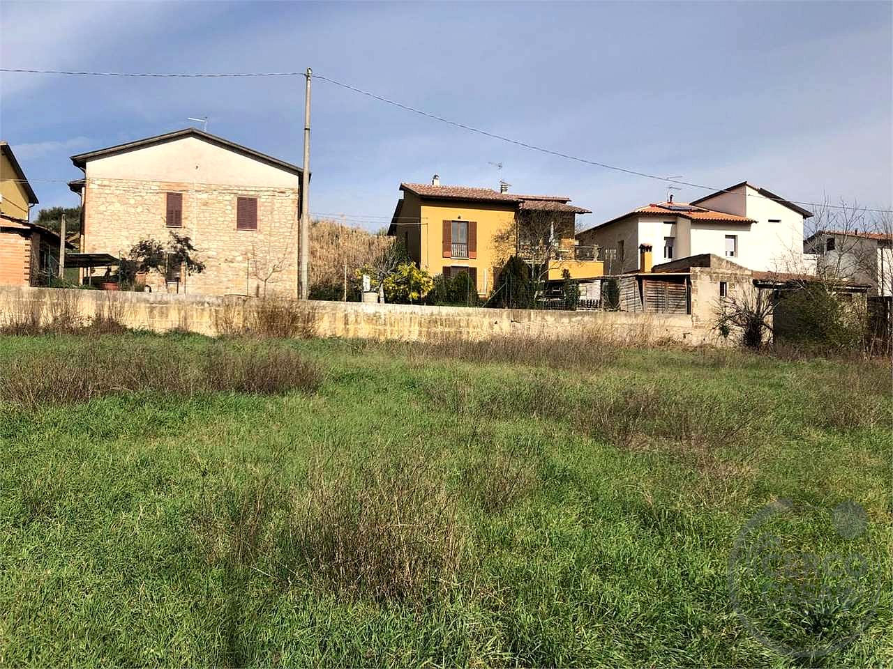 TODI - PIAN DI PORTO - TERRENO EDIFICABILE