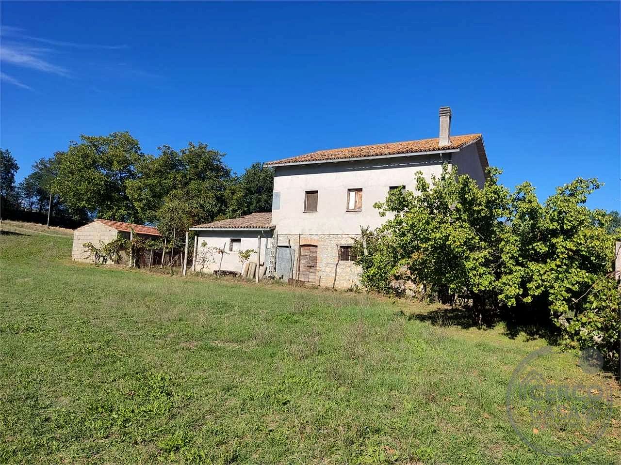 TODI - COLLEVALENZA - CASA INDIPENDENTE CON CORTE