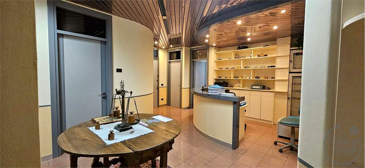 TODI - UFFICIO AL PIANO TERRA