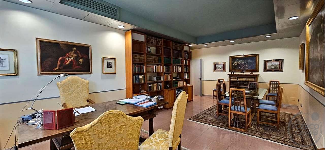 TODI - UFFICIO AL PIANO TERRA