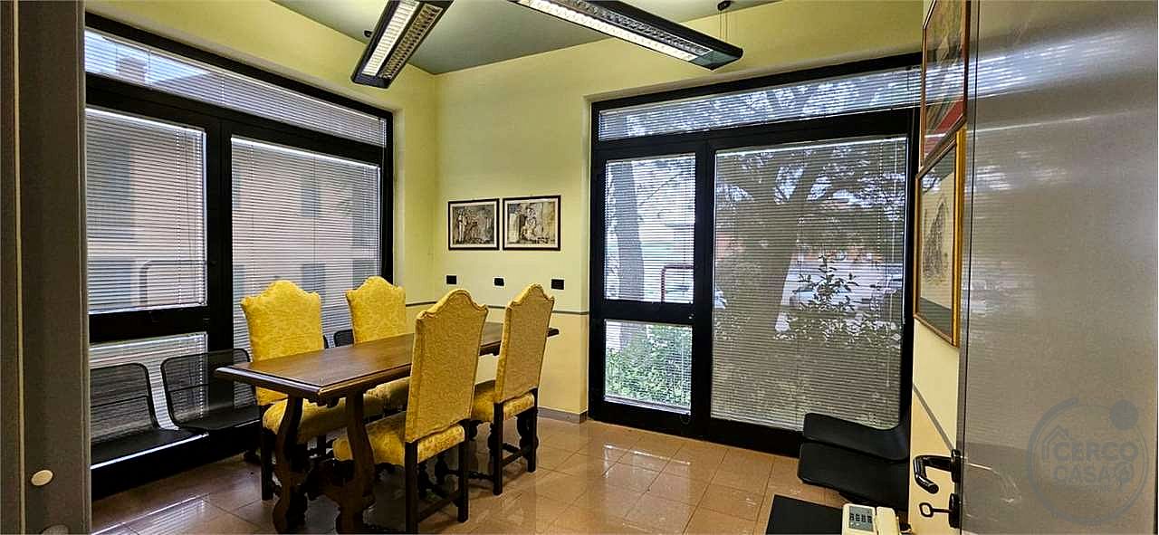 TODI - UFFICIO AL PIANO TERRA
