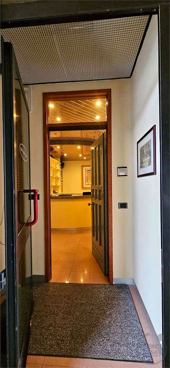 TODI - UFFICIO AL PIANO TERRA