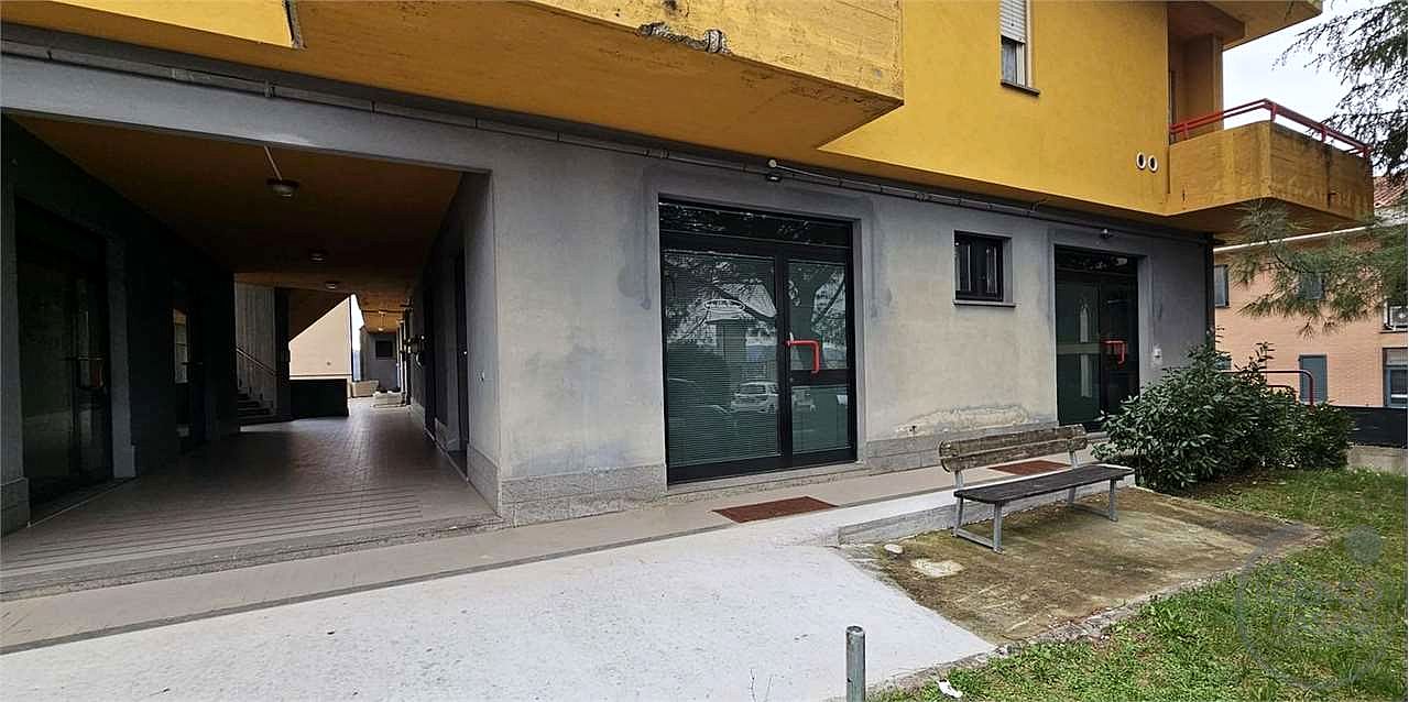 TODI - UFFICIO AL PIANO TERRA