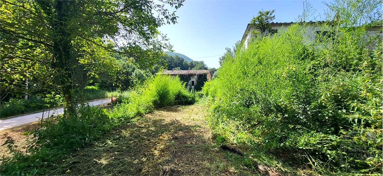 ACQUASPARTA - CASALE CON TERRENO