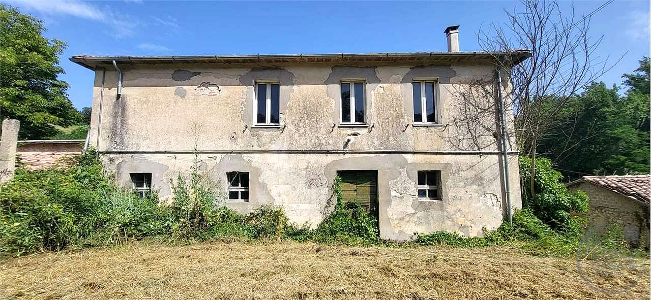 ACQUASPARTA - CASALE CON TERRENO
