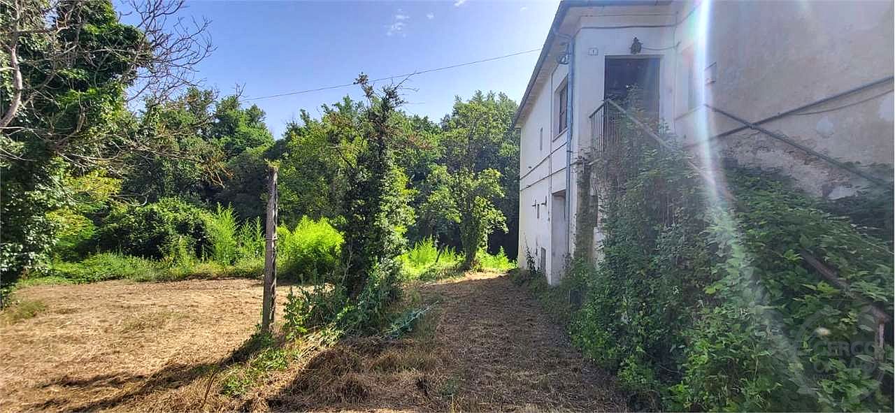 ACQUASPARTA - CASALE CON TERRENO