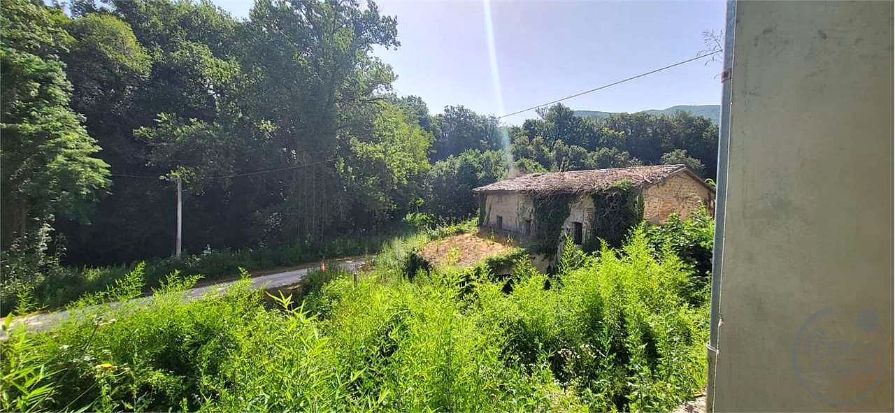 ACQUASPARTA - CASALE CON TERRENO