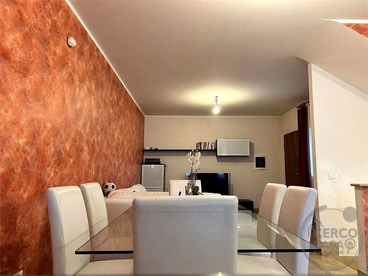 GUIDONIA - VILLA A SCHIERA CAPOTESTA CON GIARDINO