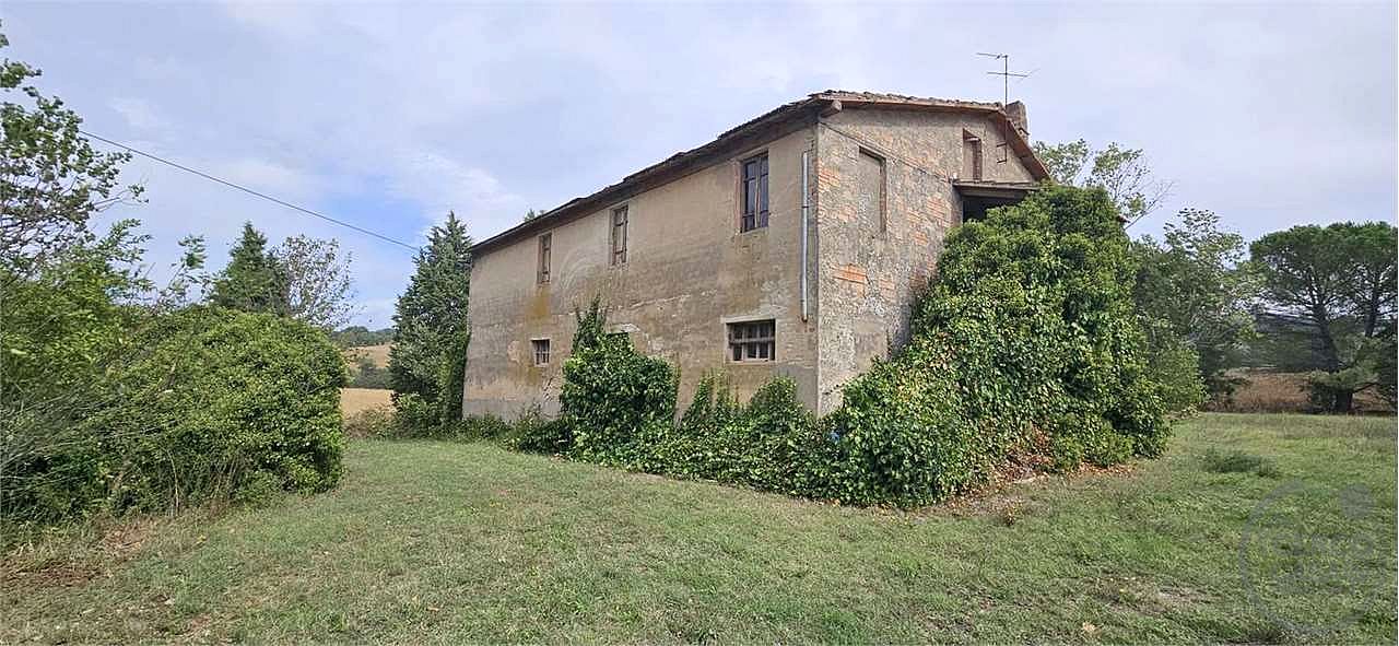 TODI - CASALE CON TERRENO