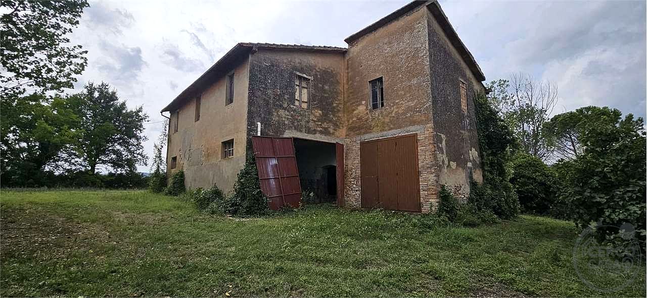 TODI - CASALE CON TERRENO
