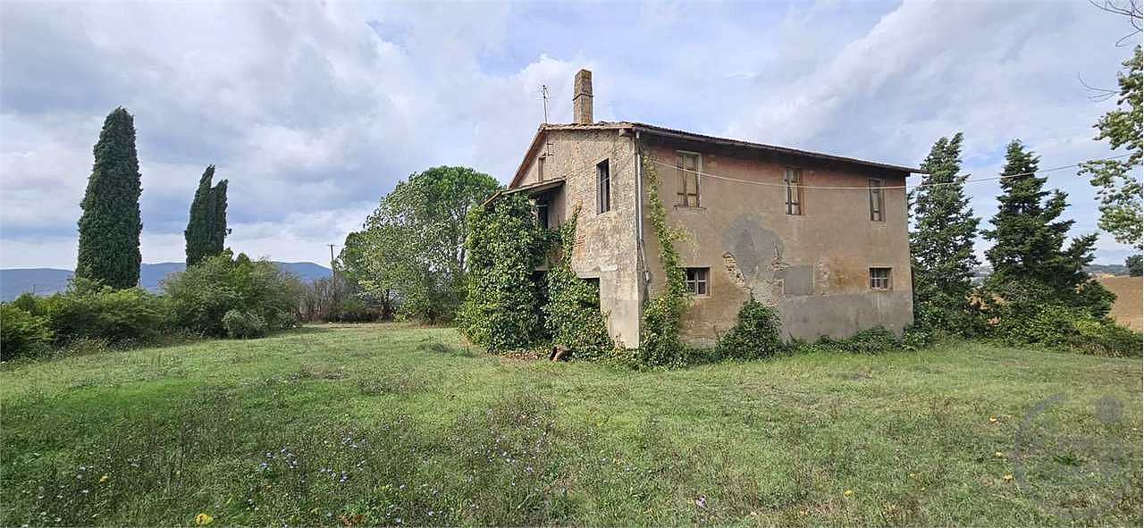 TODI - CASALE CON TERRENO