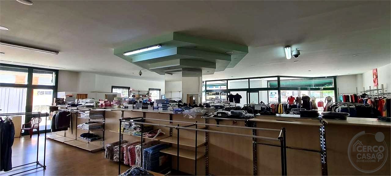 COLLAZZONE - COLLEPEPE - LOCALE COMMERCIALE