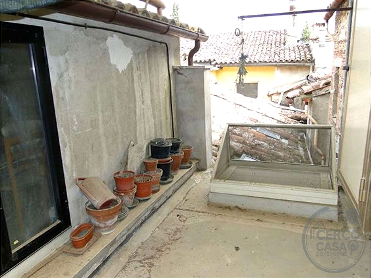 TODI - CENTRO STORICO: AFFASCINANTE CIELO-TERRA CON DOPPIO INGRESSO
