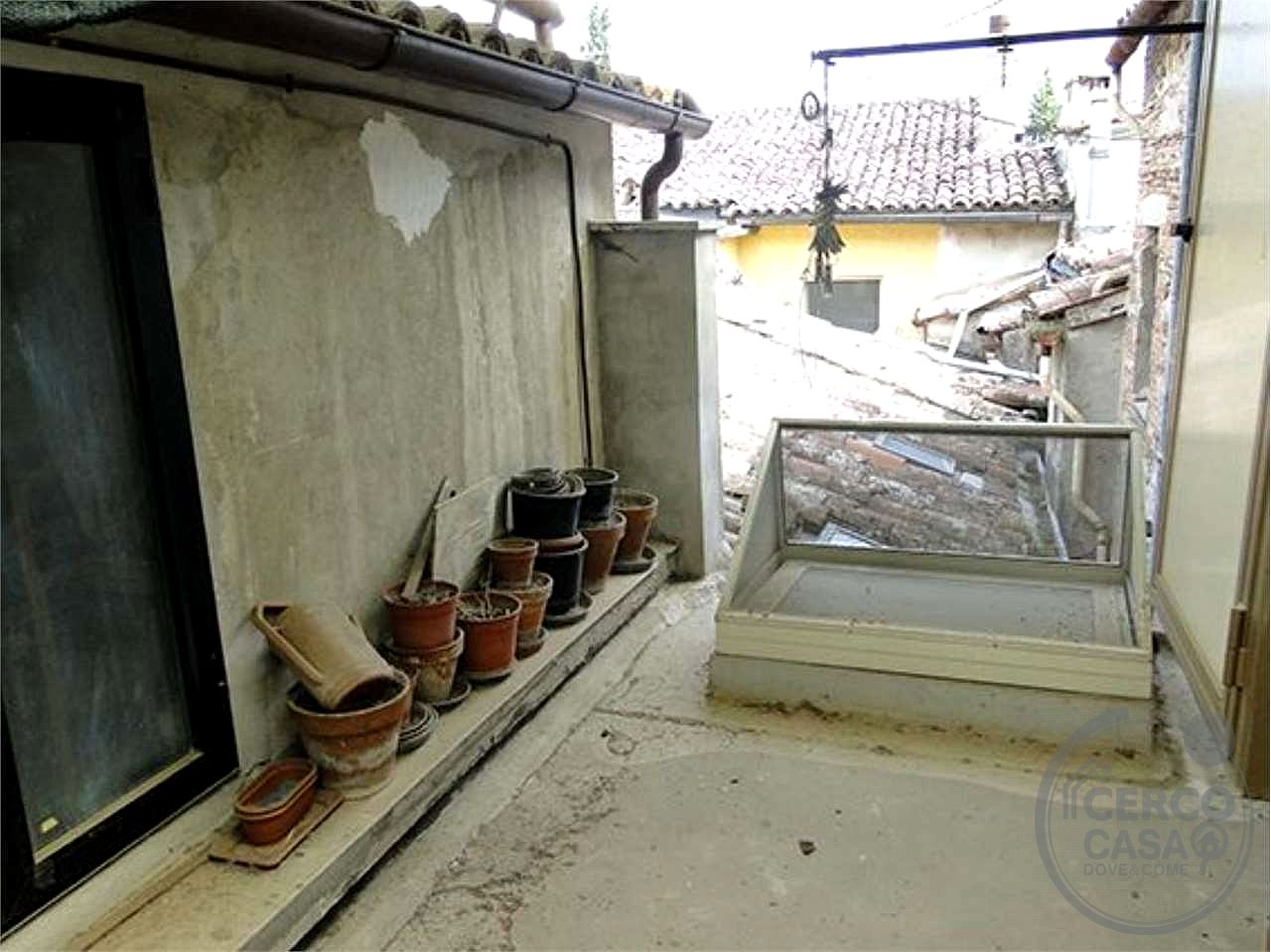 TODI - CENTRO STORICO: AFFASCINANTE CIELO-TERRA CON DOPPIO INGRESSO
