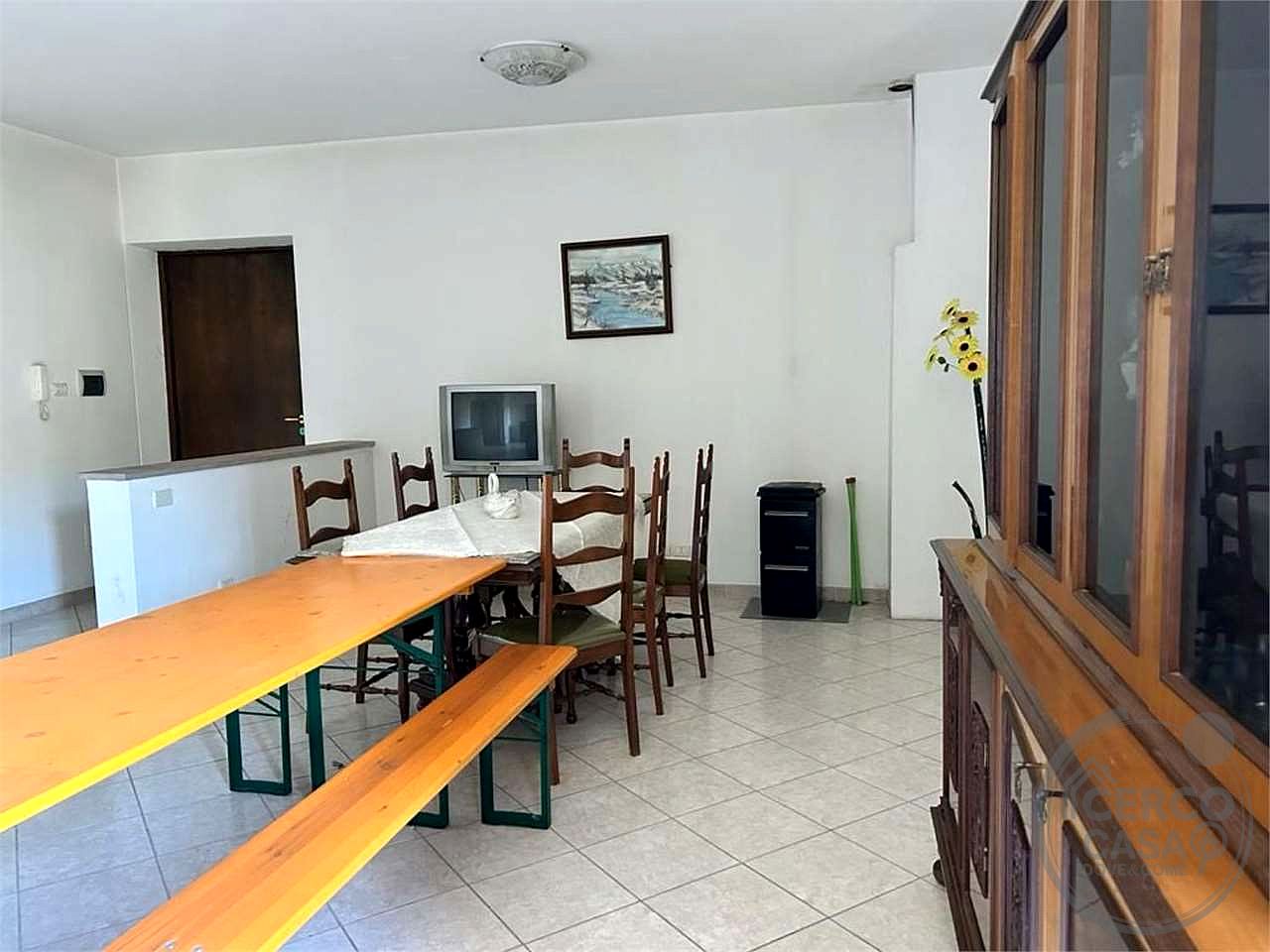 FOLIGNO - CASALE - CASA INDIPENDENTE