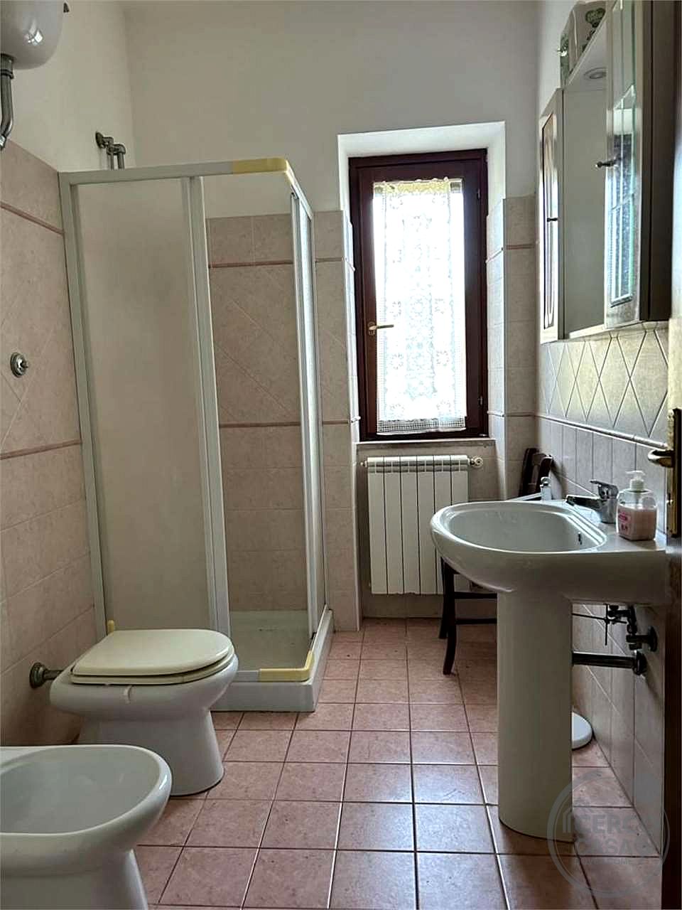 FOLIGNO - CASALE - CASA INDIPENDENTE