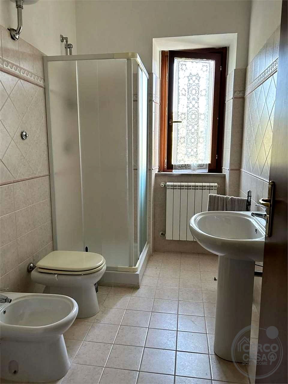 FOLIGNO - CASALE - CASA INDIPENDENTE