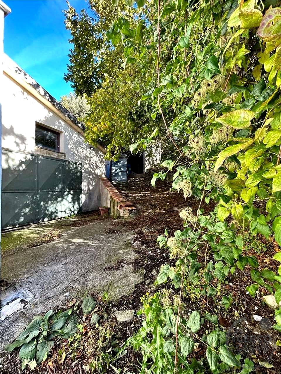 FOLIGNO - CASALE - CASA INDIPENDENTE