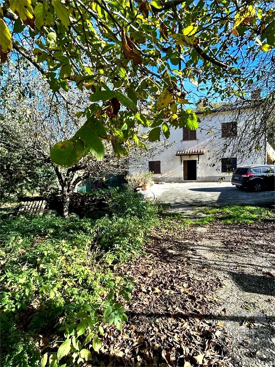 FOLIGNO - CASALE - CASA INDIPENDENTE