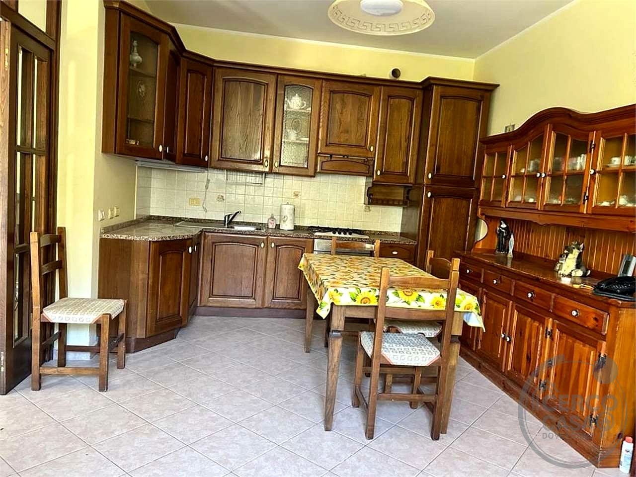 FOLIGNO - CASALE - CASA INDIPENDENTE