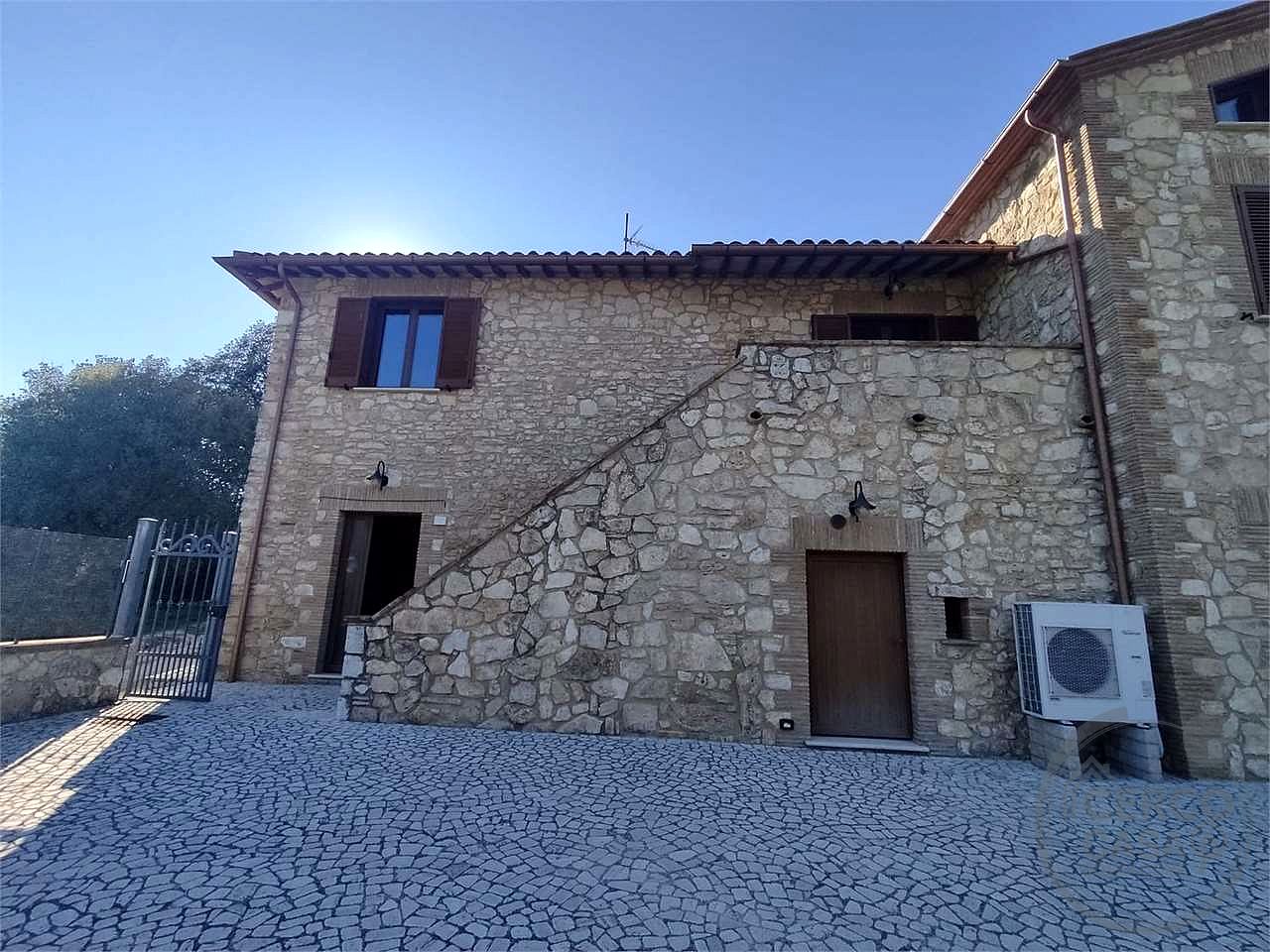 ACQUASPARTA - PORTARIA: VILLA INDIPENDENTE