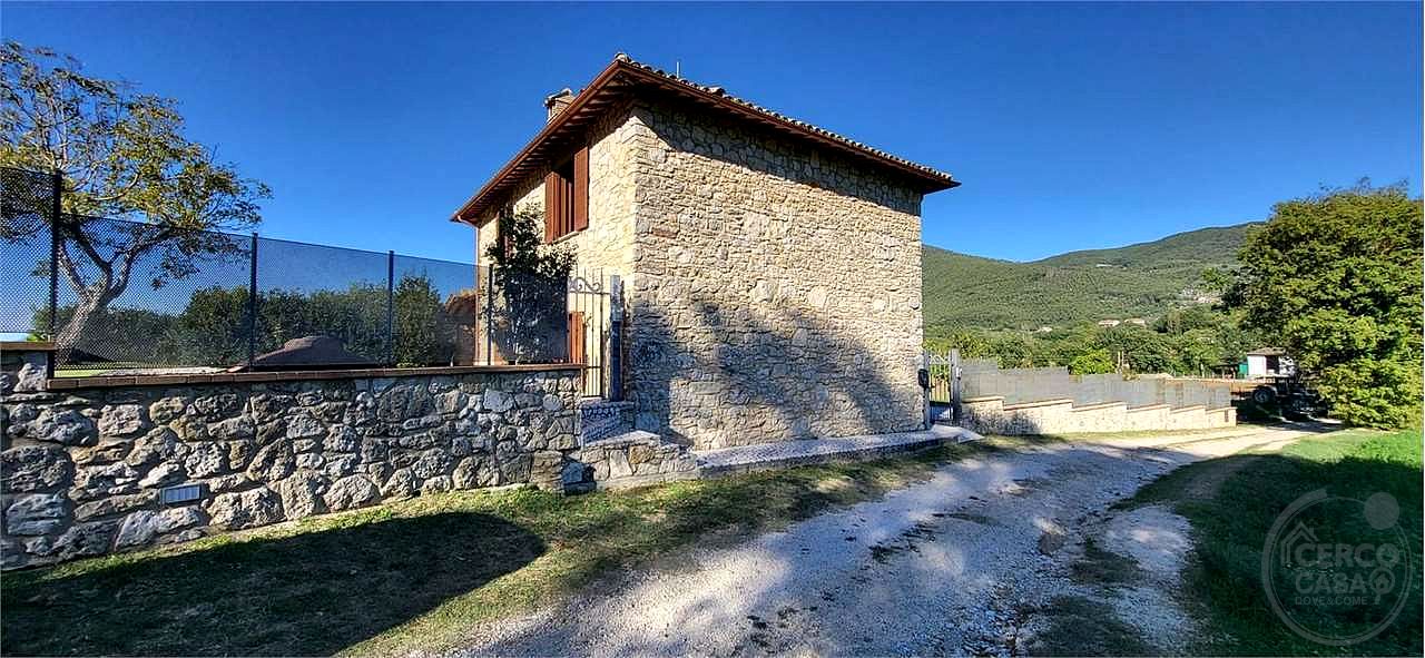 ACQUASPARTA - PORTARIA: VILLA INDIPENDENTE