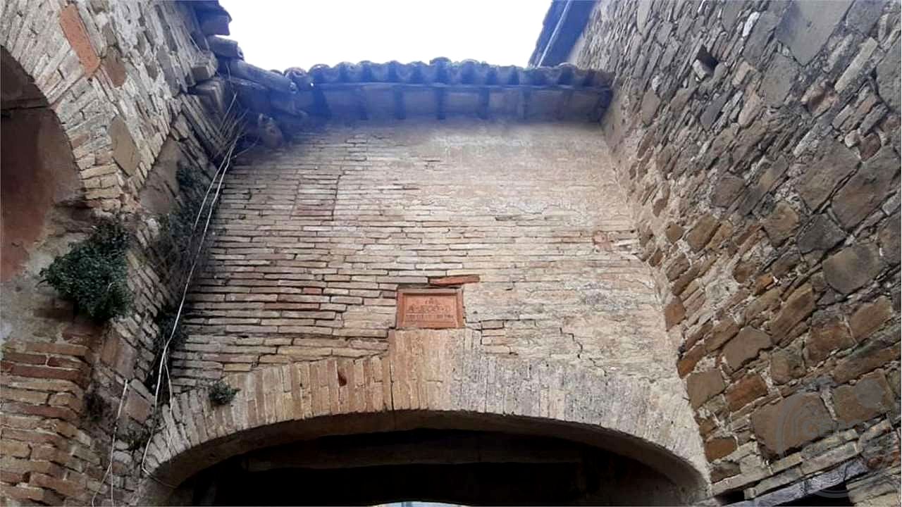 ASSISI - CASALE CON TERRENO