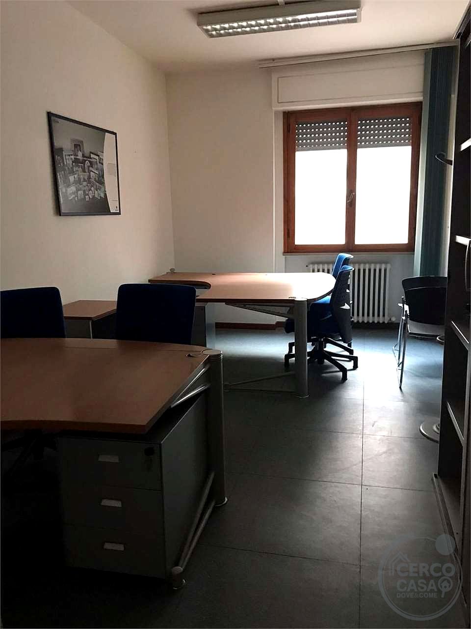 PERUGIA - CENTRALE: UFFICIO ARREDATO