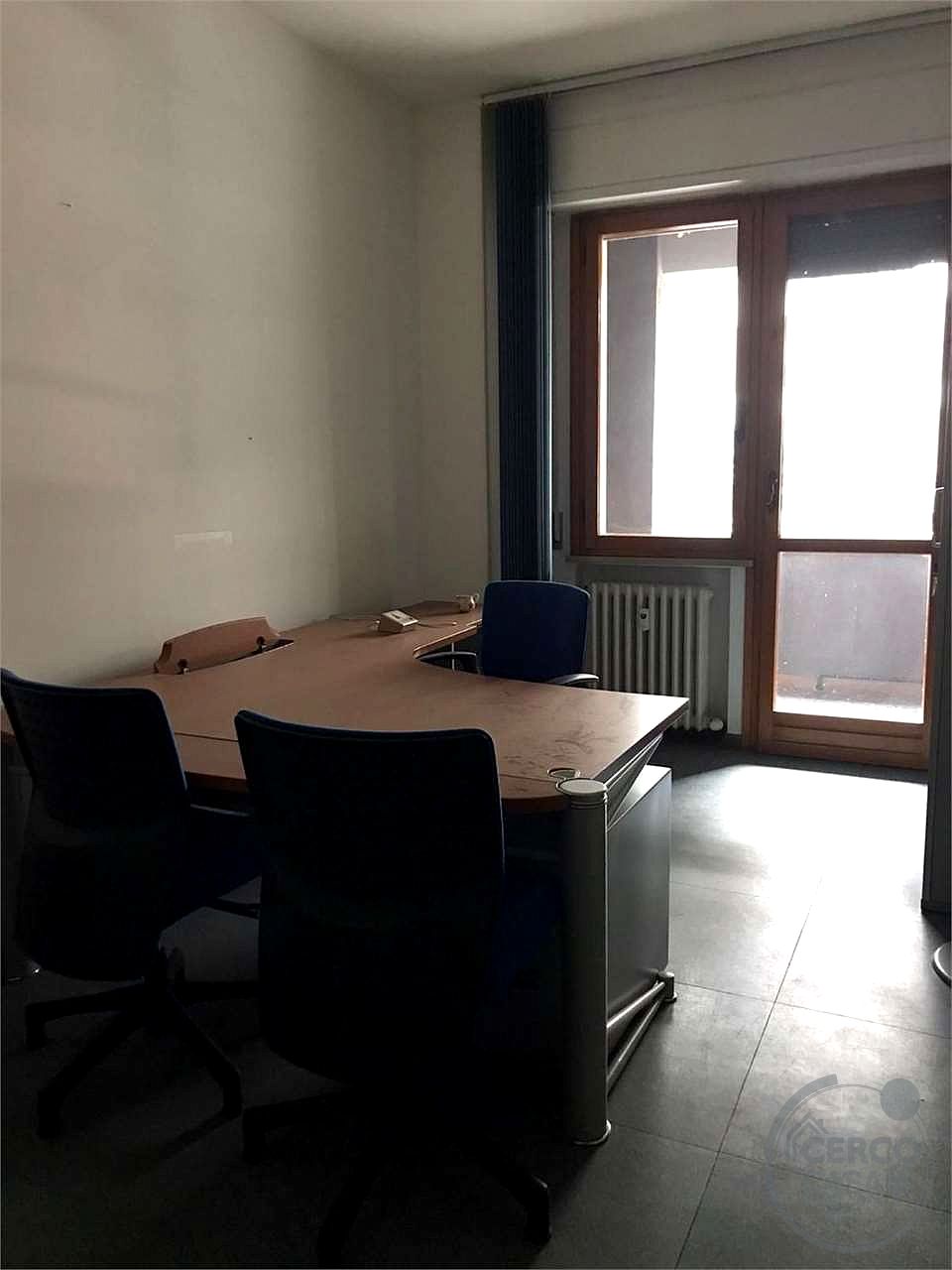PERUGIA - CENTRALE: UFFICIO ARREDATO