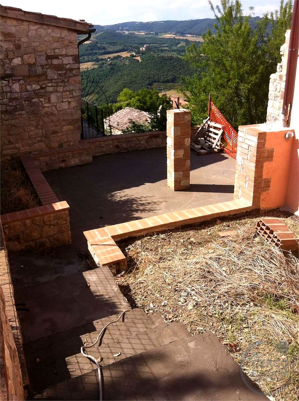 ASPROLI:CIELO-TERRA CON GIARDINO E CORTE ESCLUSIVA