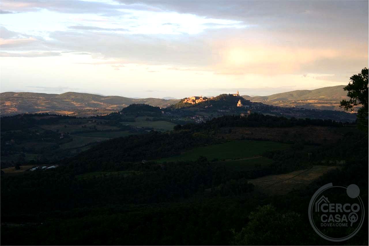 ASPROLI:CIELO-TERRA CON GIARDINO E CORTE ESCLUSIVA