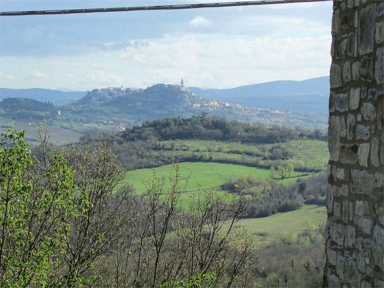 ASPROLI:CIELO-TERRA CON GIARDINO E CORTE ESCLUSIVA