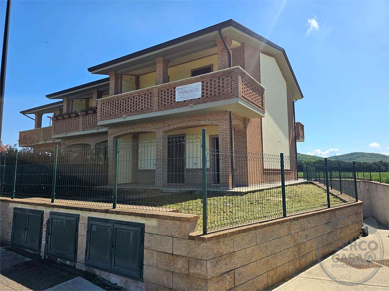 GUALDO CATTANEO - SAN TERENZIANO - VILLA A SCHIERA