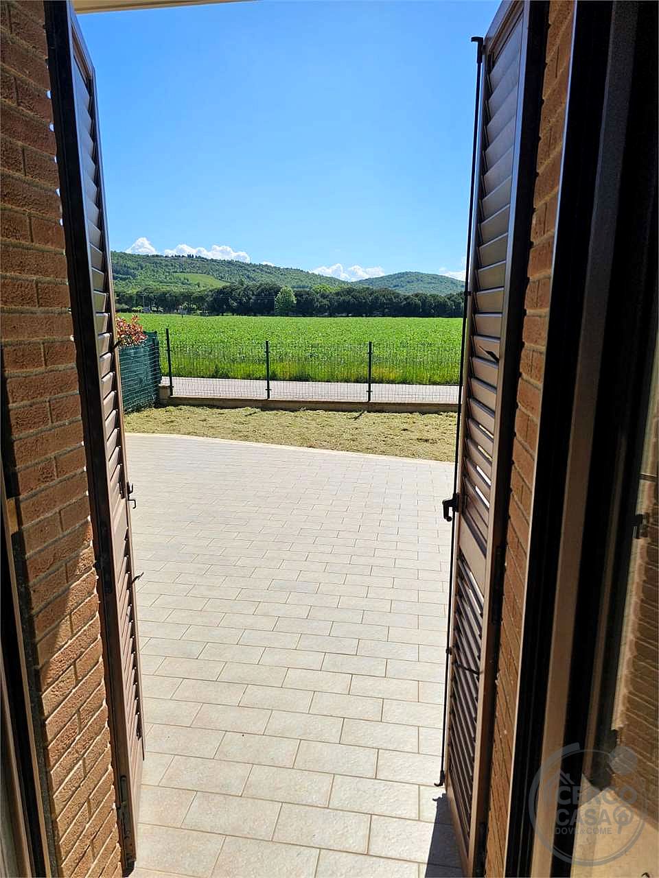 GUALDO CATTANEO - SAN TERENZIANO - VILLA A SCHIERA