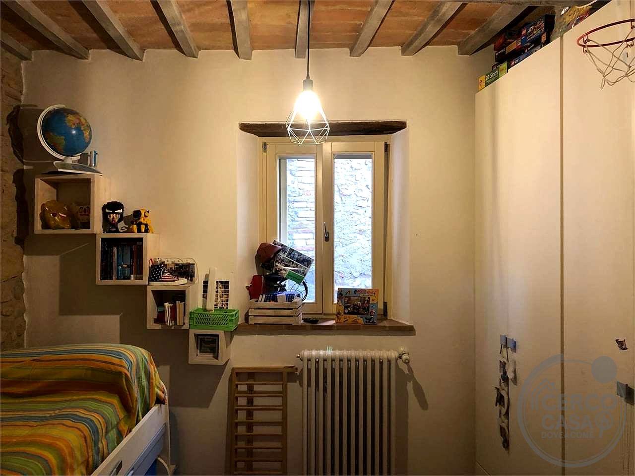 A 15 MINUTI DA PERUGIA - APPARTAMENTO RISTRUTTURATO