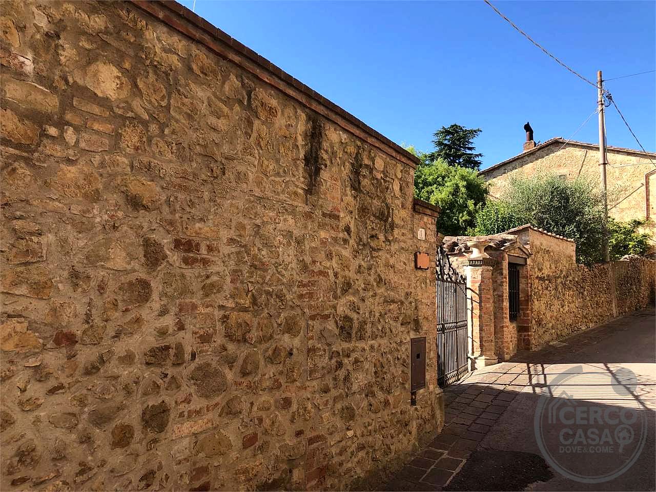 A 15 MINUTI DA PERUGIA - APPARTAMENTO RISTRUTTURATO