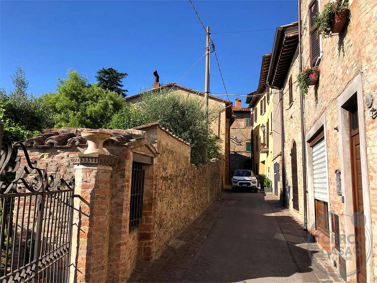 A 15 MINUTI DA PERUGIA - APPARTAMENTO RISTRUTTURATO