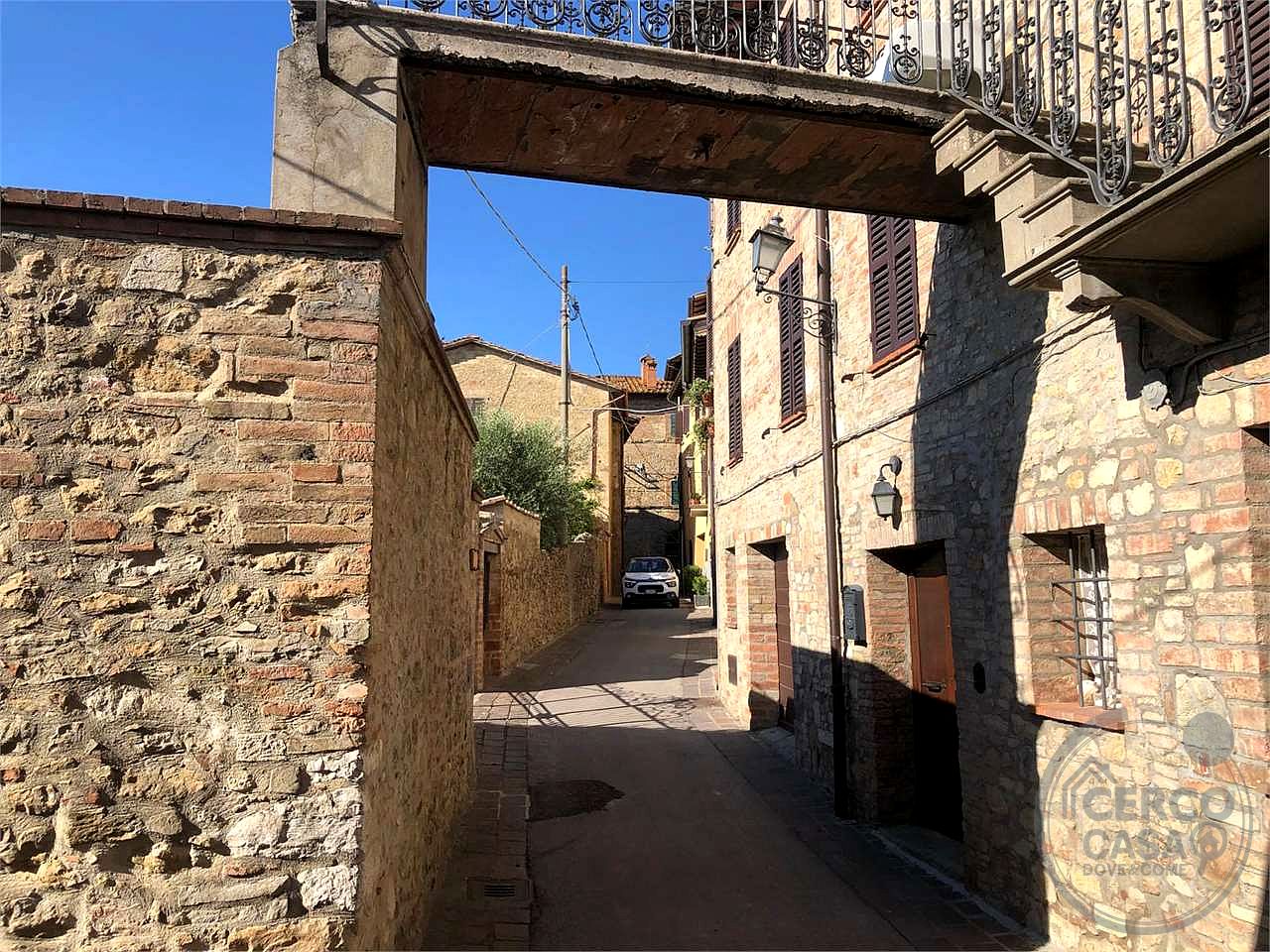 A 15 MINUTI DA PERUGIA - APPARTAMENTO RISTRUTTURATO