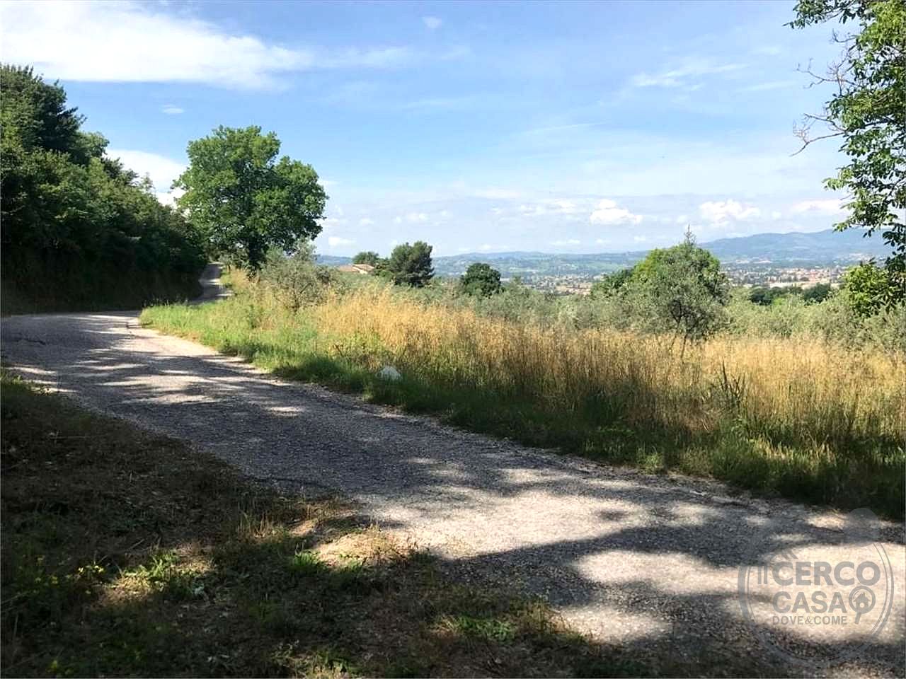 FOLIGNO - CARPELLO - TERRENO EDIFICABILE