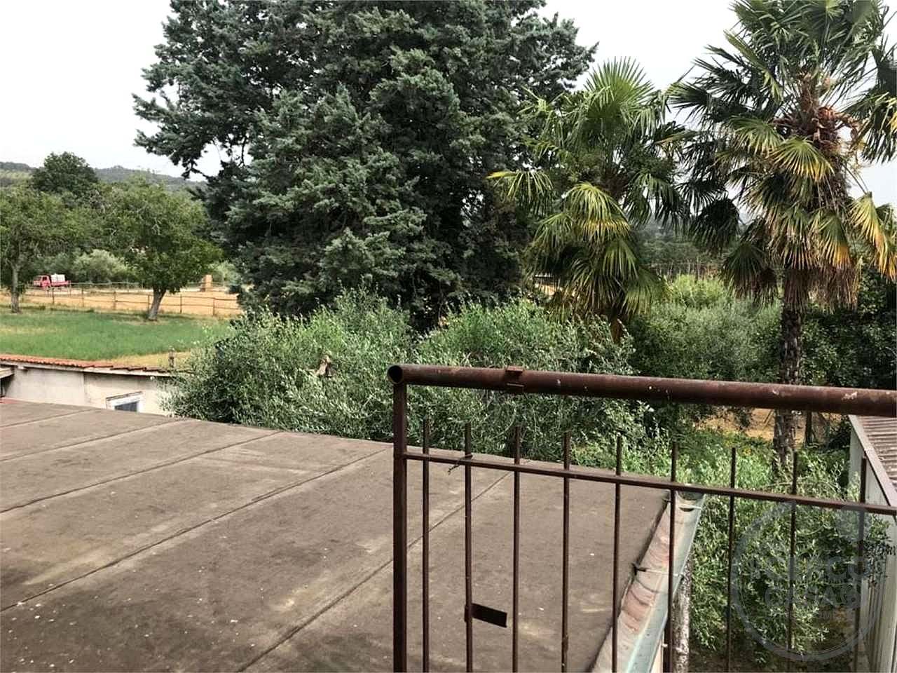 SPELLO - PORZIONE DI CASALE CON GIARDINO