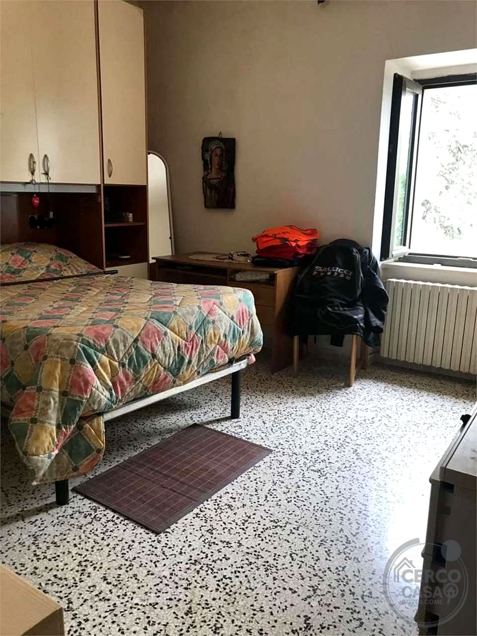 SPELLO - PORZIONE DI CASALE CON GIARDINO