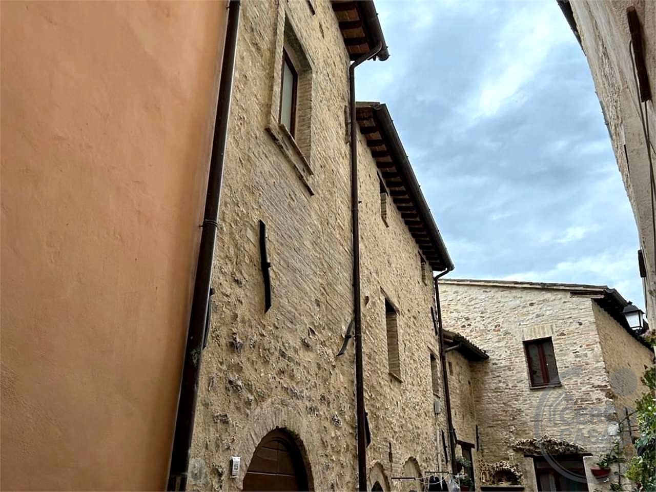 NOCERA UMBRA - APPARTAMENTO IN CENTRO STORICO