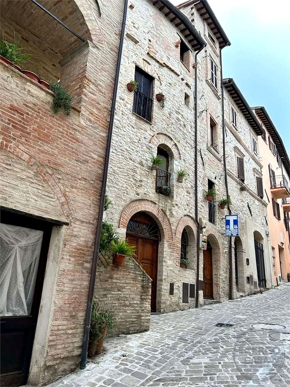NOCERA UMBRA - APPARTAMENTO IN CENTRO STORICO
