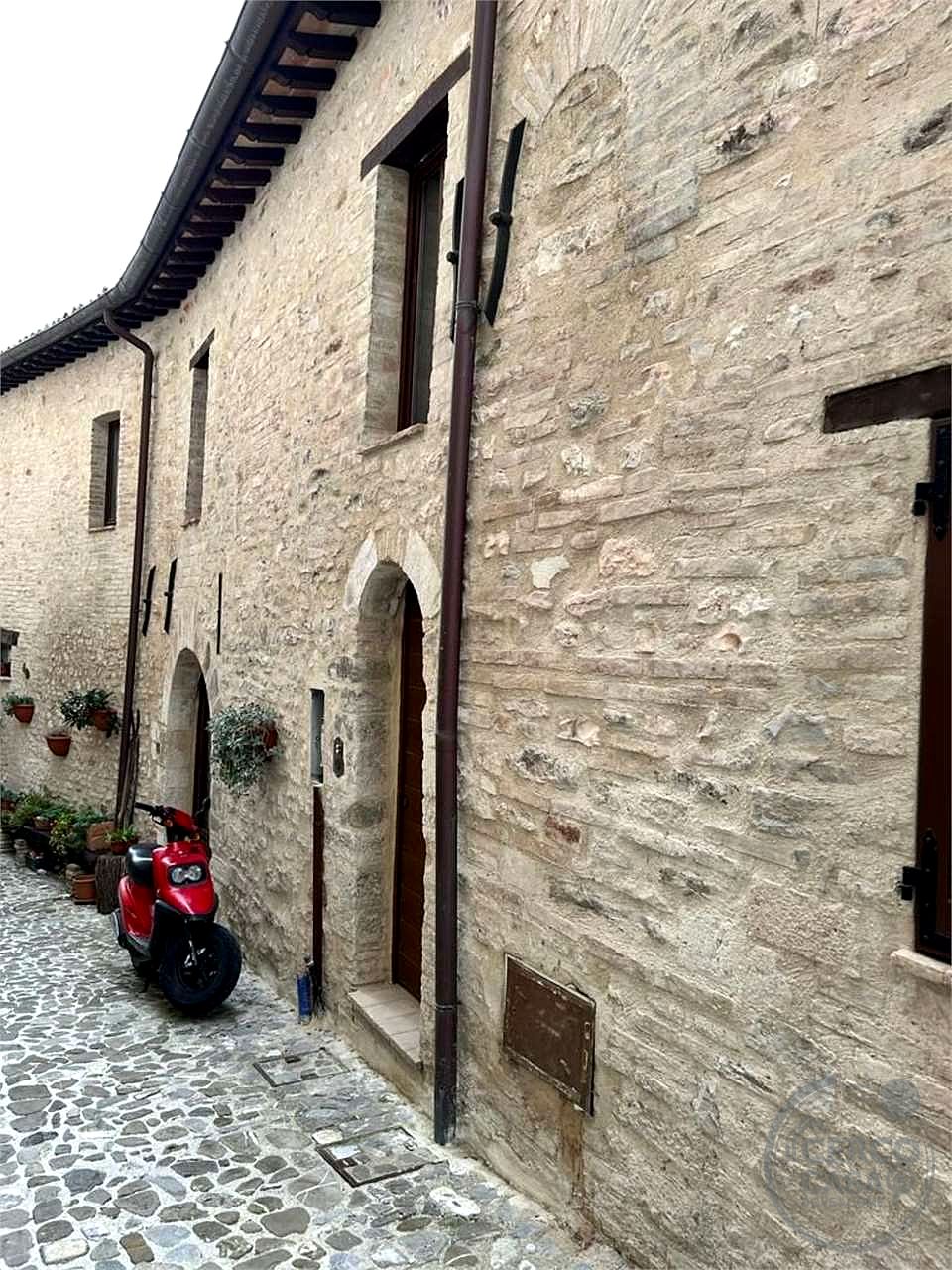 NOCERA UMBRA - APPARTAMENTO IN CENTRO STORICO