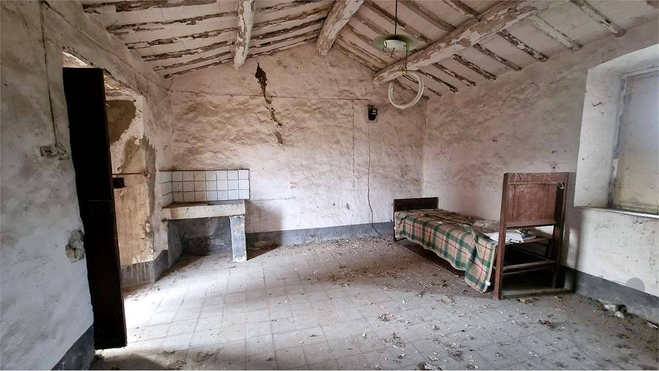 CASALE DA RISTRUTTURARE