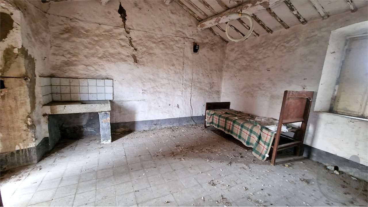 CASALE DA RISTRUTTURARE