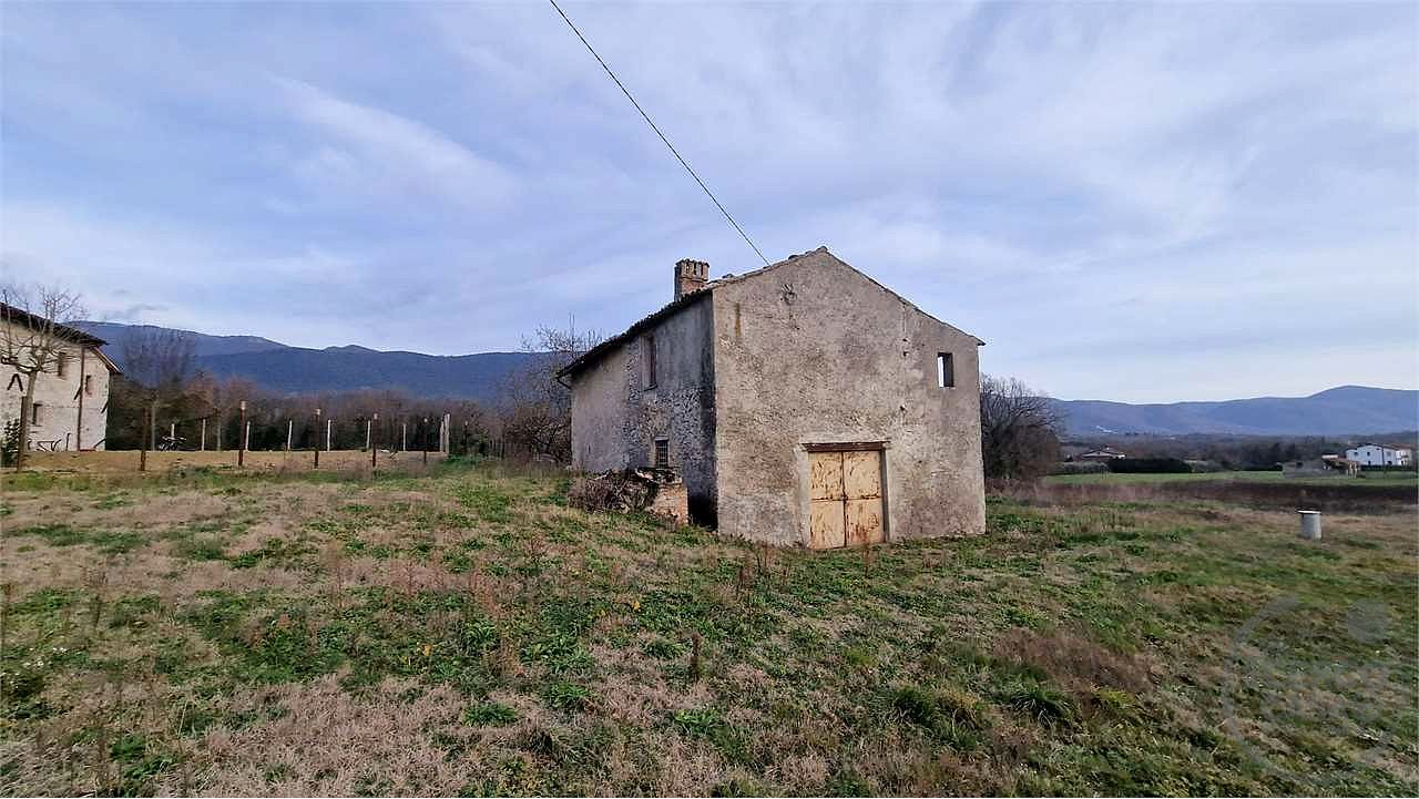 CASALE DA RISTRUTTURARE