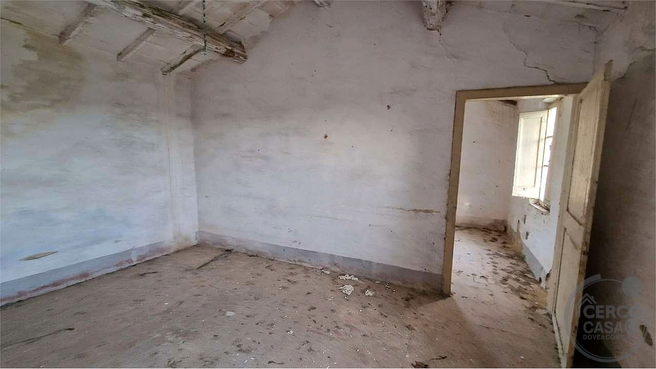 CASALE DA RISTRUTTURARE
