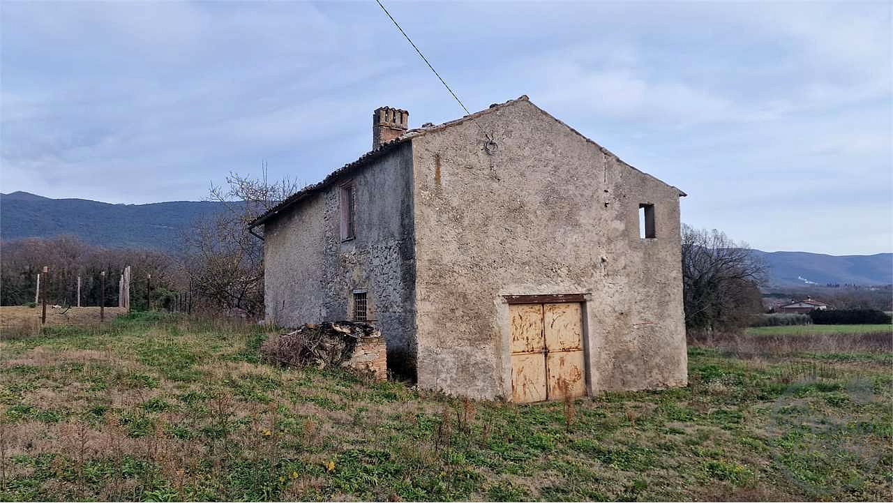 CASALE DA RISTRUTTURARE